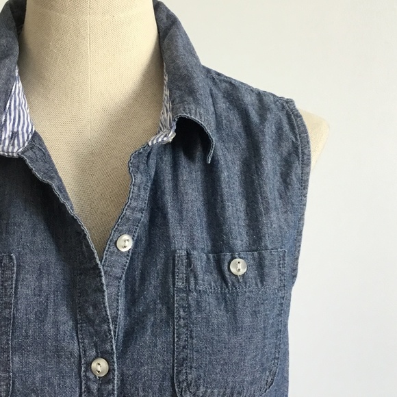 Karen Scott  Blue Denim Sleeveless Button Down Top - Picture 3 of 9